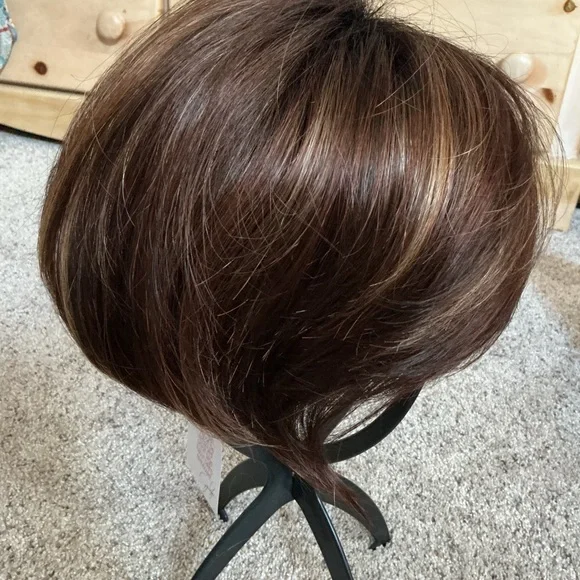 Charlie Wig
Auburn Sugar Rooted color - Picture 5 of 9